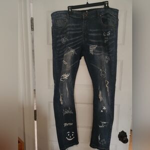 Focus Distressed Denim Jeans With Tear Details – Trendy & Edgy Fashion. 36×32